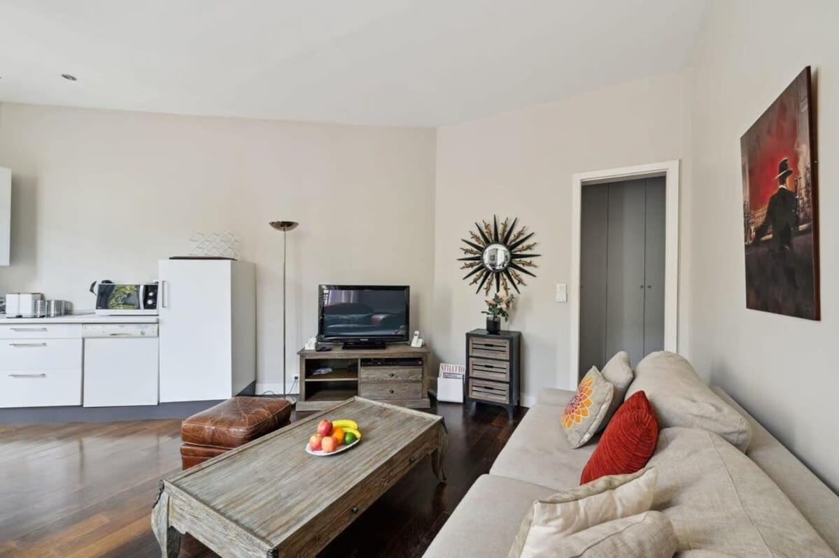 1Br Champs-Elysees - Cityapartmentstay Paris Bagian luar foto