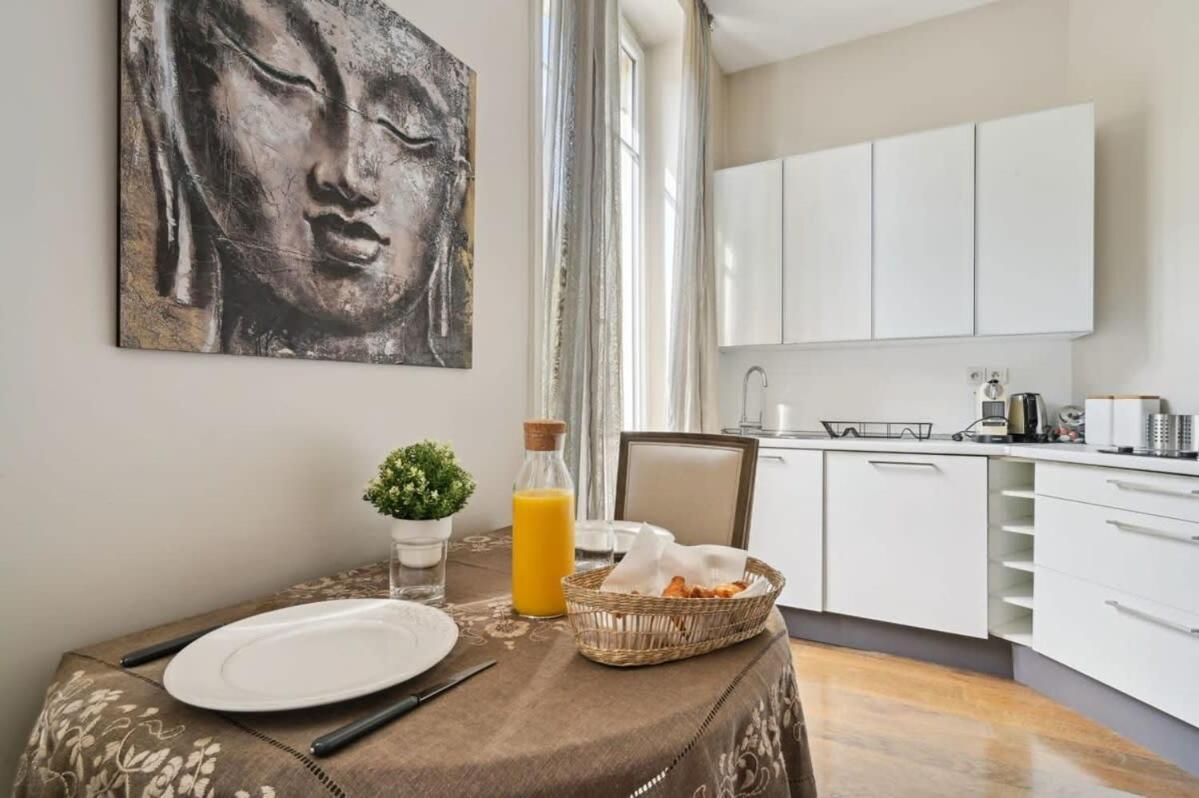 1Br Champs-Elysees - Cityapartmentstay Paris Bagian luar foto
